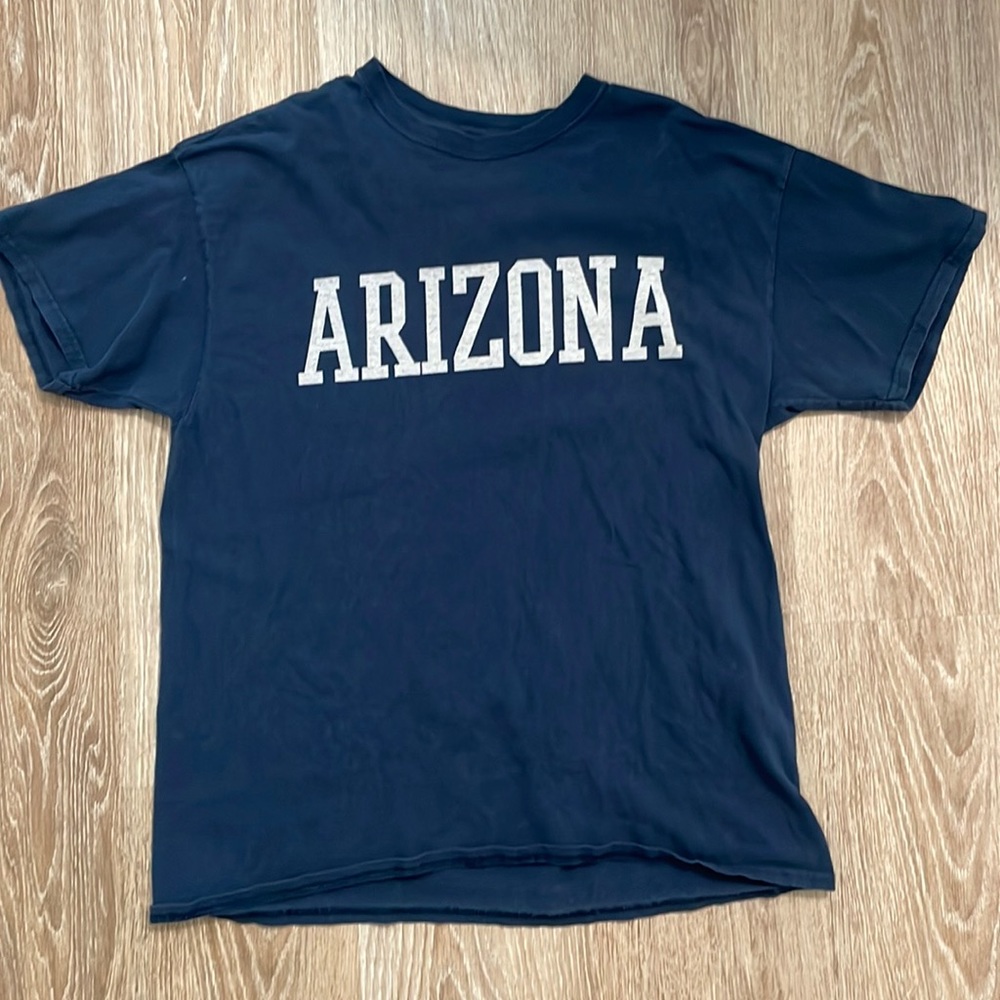 Arizona Tee size: large